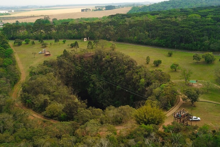 Tirolesa - Galeria Parque Vila Velha 4
